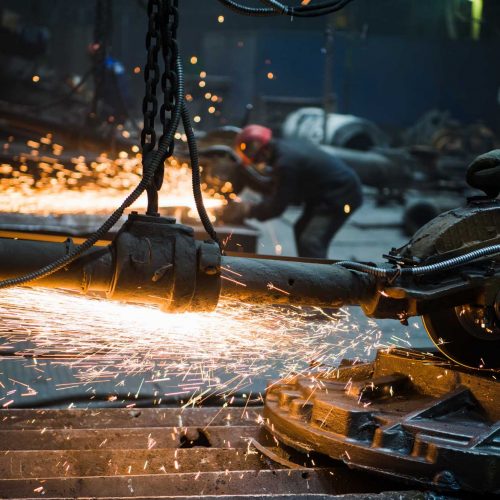 industrial-worker-cutting-and-welding-metal-with-m-7W5Q9PM.jpg